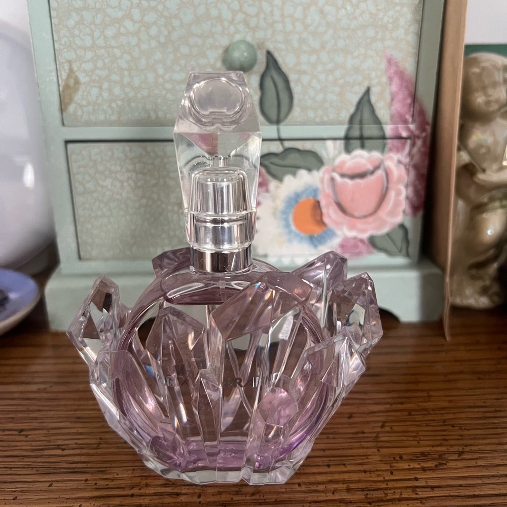 Ariana Grande perfume